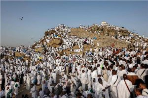 الصحة السعودية تدعو الحجاج للبقاء في المخيمات حتى 4 عصرًا 