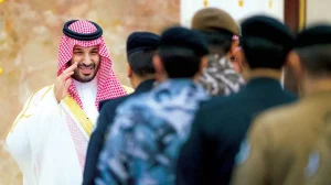 ولي العهد السعودي: جهود الدفاع تجلّت في أزمة المنطقة