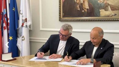 الاتحاد الدولي للألعاب المائية يوقع عقد استضافة أول بطولة عالم لكرة الماء بنظامها الجديد (4×4)