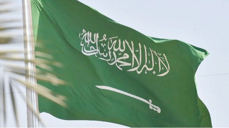 أخبار الخليج | ترامب يطالب السعودية وقطر بالتطبيع مع إسرائيل في إطار الاتفاق مع إيرانمصدر سعودي: المملكة لن تطبع مع إسرائيل إلا بعد وجود مسار واضح نحو إقامة دولة فلسطينية