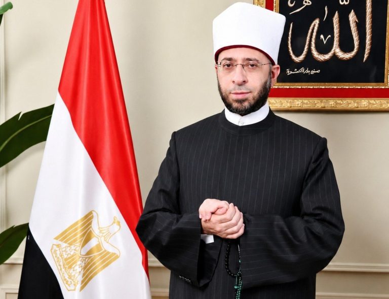 وزير الأوقاف يهنئ السعودية بنجاح موسم الحج ويشيد بجهود خدمة ضيوف الرحمن