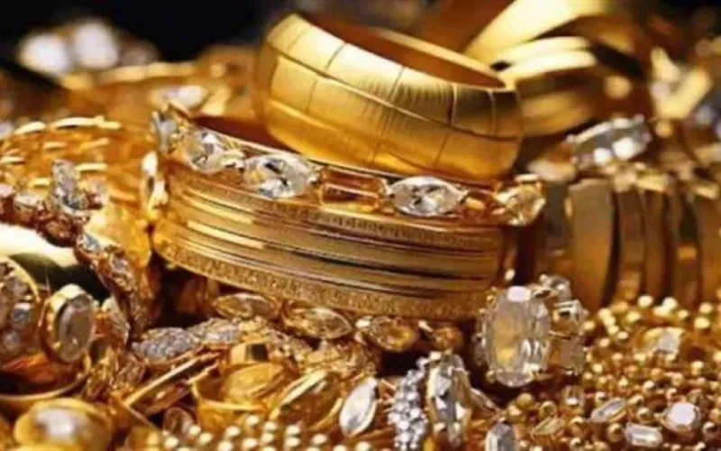 سعر الذهب اليوم الاثنين 1 يونيو 2026 وعيار 21 الآن يخسر 60 جنيهًا مع تراجع الأوقية عالميًا