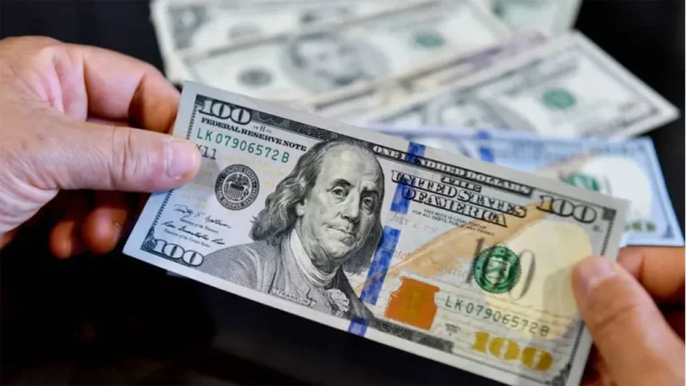 سعر الدولار اليوم الاثنين 1 يونيو 2026 ينخفض مع عودة البنوك للعمل
